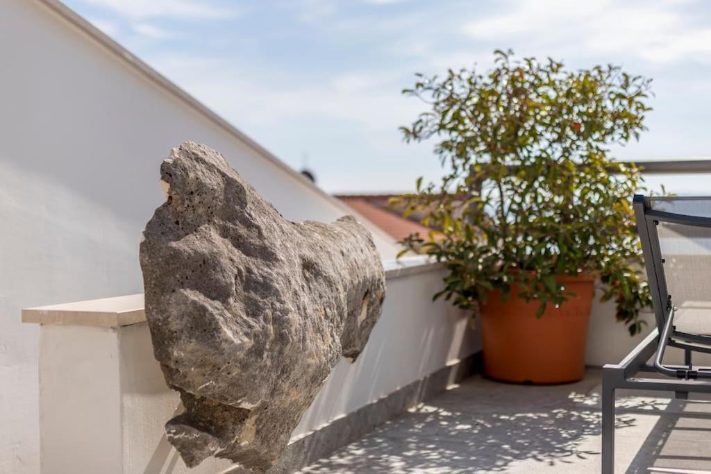Holiday Home Lolina,Sea On A Palm! Heated Pool Trogir Exterior photo